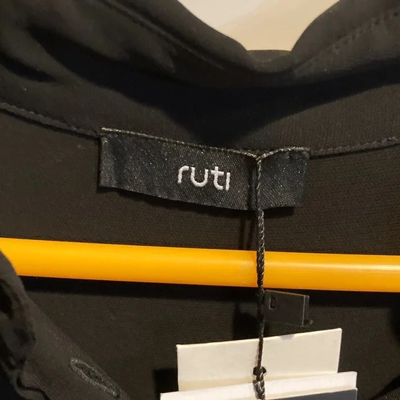 Reimagined Classic Blouse by Ruti - Picture 2 of 10